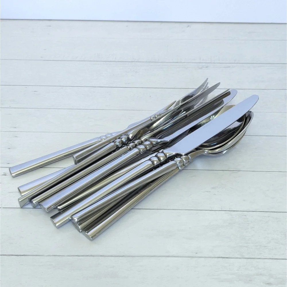 Oneida 18/10 Tortola 3 Salad Fork, 4 Soup Spoon, 4 Dinner Knives Mixed Lot of 11